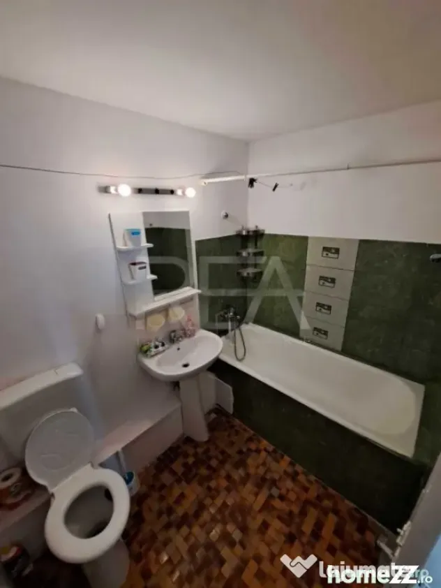 2 Camere, decomandat,, bloc din 1980-Zona Lujerului