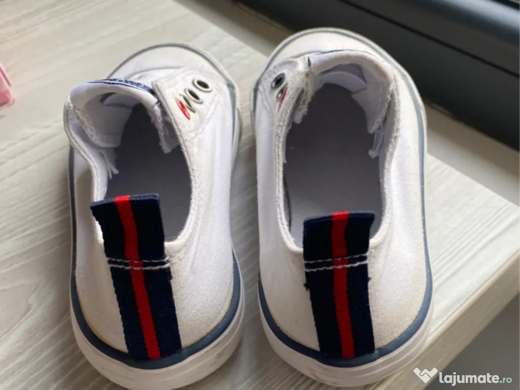 Teniși albi copii H&M, mărimea 24, stil converse