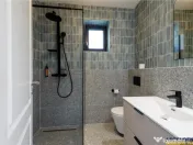 FILM! Vila de poveste, in centrul Brasovului, pe Drumul Ceta 