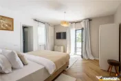 FILM! Vila de poveste, in centrul Brasovului, pe Drumul Ceta 