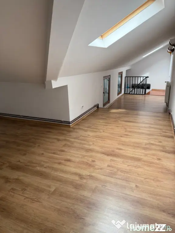 Vilă istorică in Sinaia, zona Peleș -500 mp, ideal invest - Sinaia (Prahova)