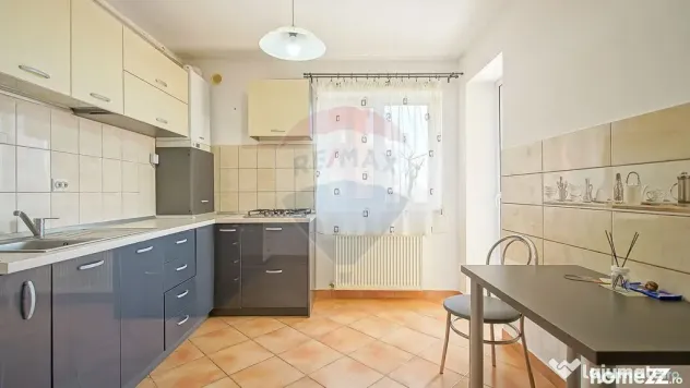 Apartament 2 Camere Subcetate - Mobilat, Parcare, Liniș...