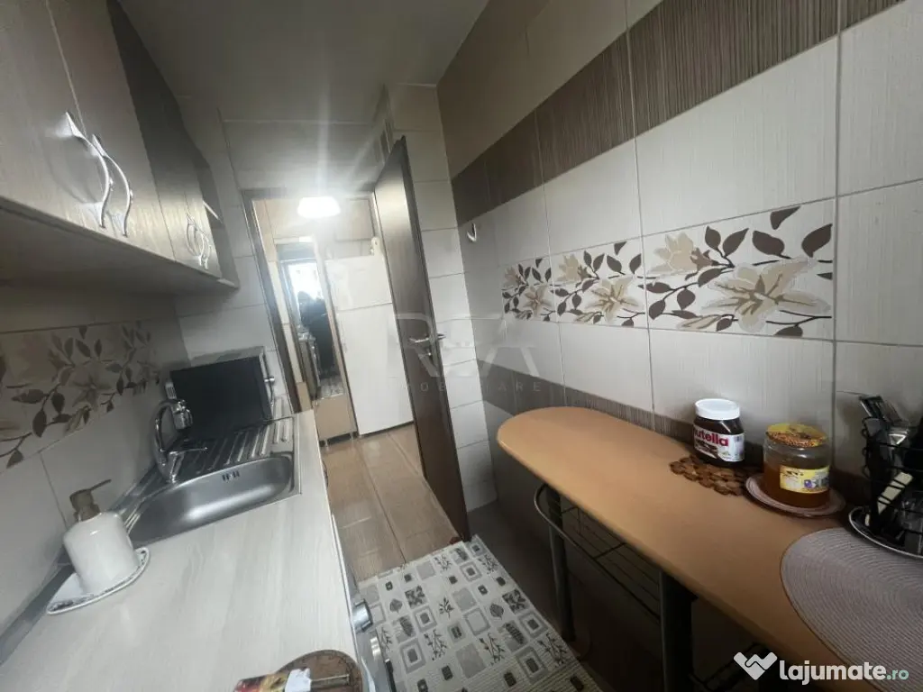 Apartament 2 camere decomandat de vânzare