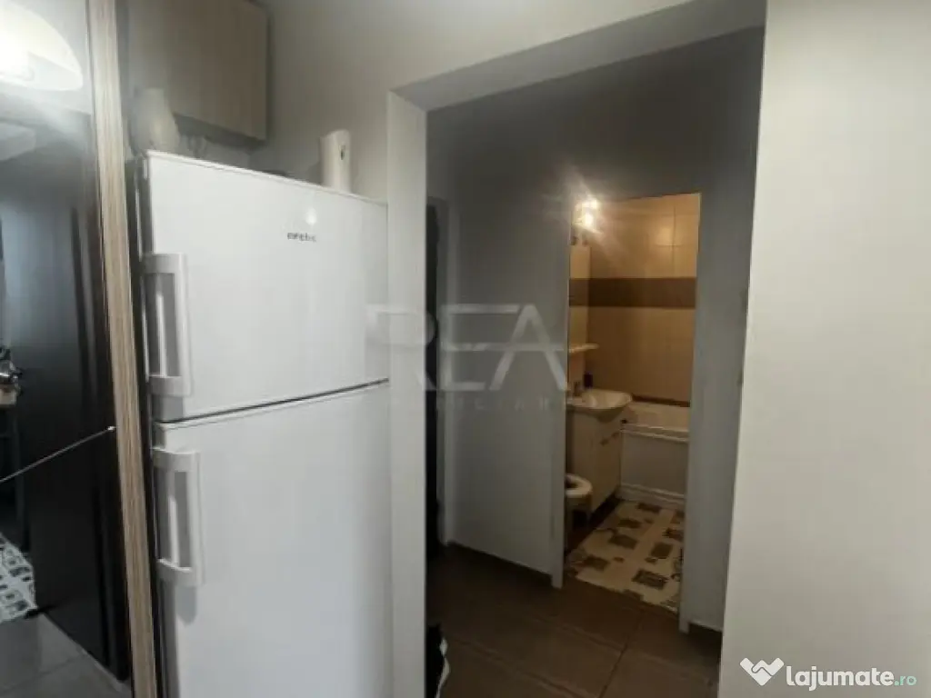 Apartament 2 camere decomandat de vânzare