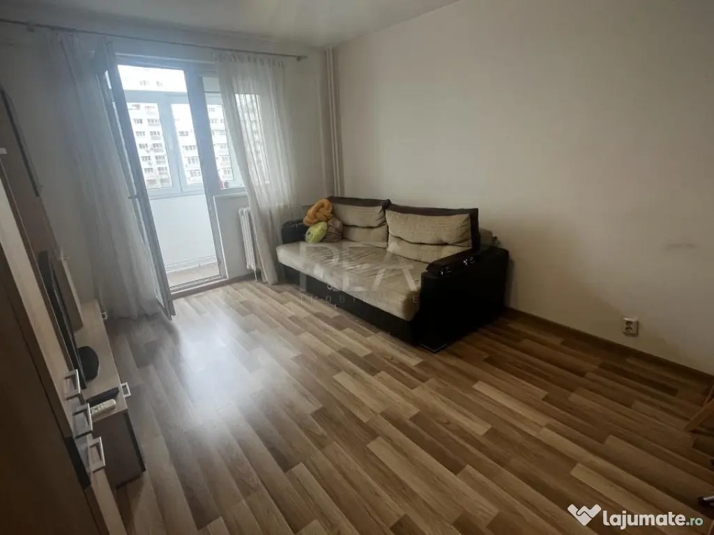 Apartament 2 camere decomandat de vânzare