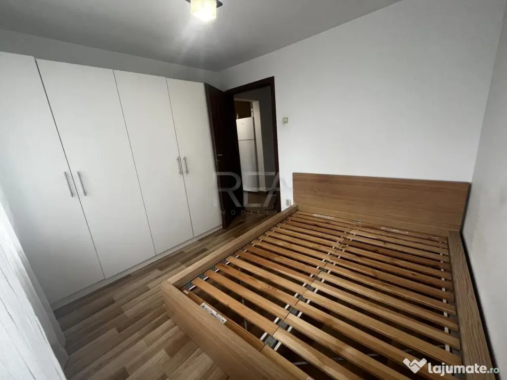 Apartament 2 camere decomandat de vânzare