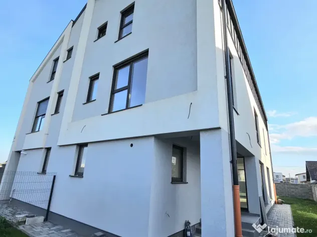 Proprietar vand 1/2 Duplex, Chișoda, str. Caisului, 220mp/utili, 5 camere