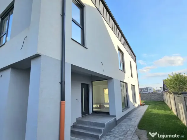 Proprietar vand 1/2 Duplex, Chișoda, str. Caisului, 220mp/utili, 5 camere