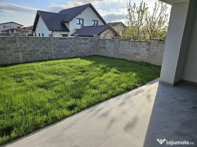Proprietar vand 1/2 Duplex, Chișoda, str. Caisului, 220mp/utili, 5 camere