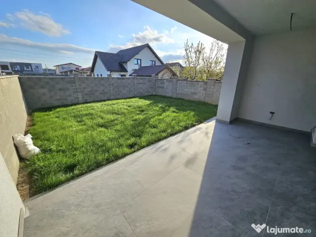 Proprietar vand 1/2 Duplex, Chișoda, str. Caisului, 220mp/utili, 5 camere