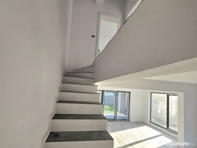 Proprietar vand 1/2 Duplex, Chișoda, str. Caisului, 220mp/utili, 5 camere