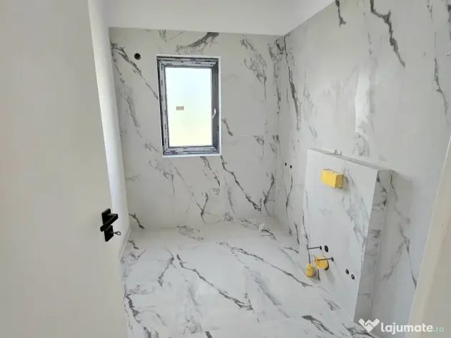 Proprietar vand 1/2 Duplex, Chișoda, str. Caisului, 220mp/utili, 5 camere