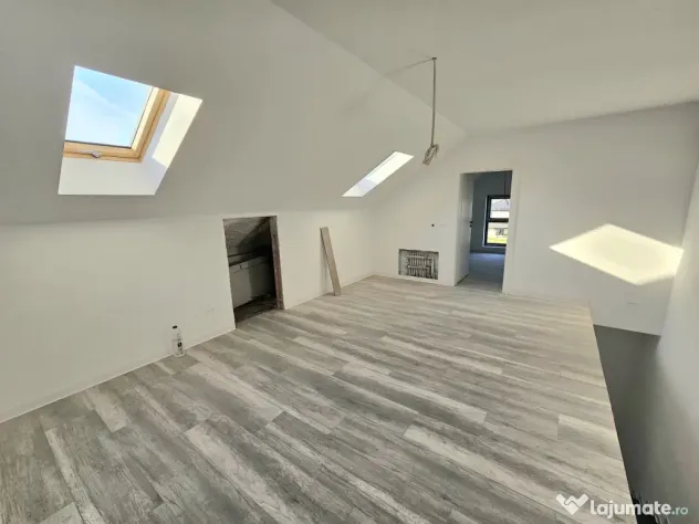 Proprietar vand 1/2 Duplex, Chișoda, str. Caisului, 220mp/utili, 5 camere