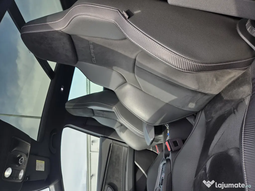 SEAT Leon CUPRA 300 Carbon Edition