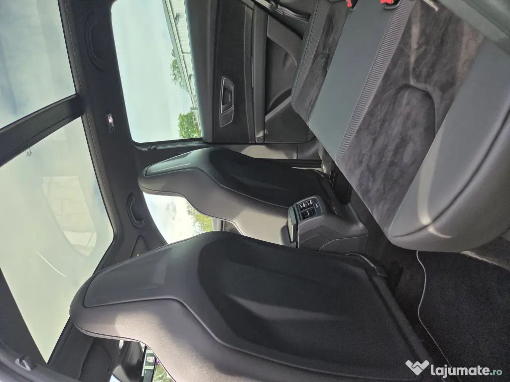 SEAT Leon CUPRA 300 Carbon Edition