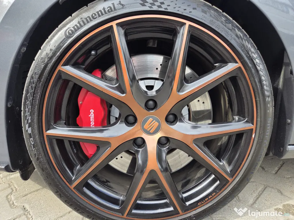 SEAT Leon CUPRA 300 Carbon Edition