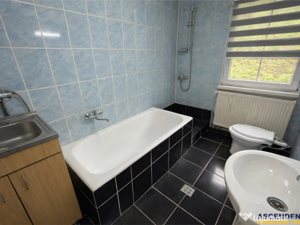 Casa cu 650 mp teren,zona linistita,curte verde,potential ex