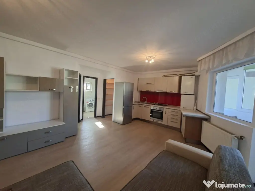 Apartament 2 camere, decomandat - zona Tractorul