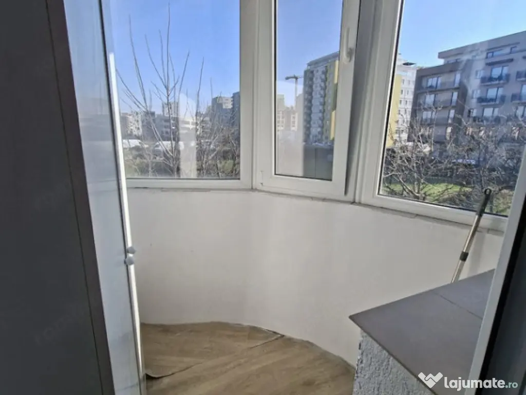 Apartament 2 camere, decomandat - zona Tractorul