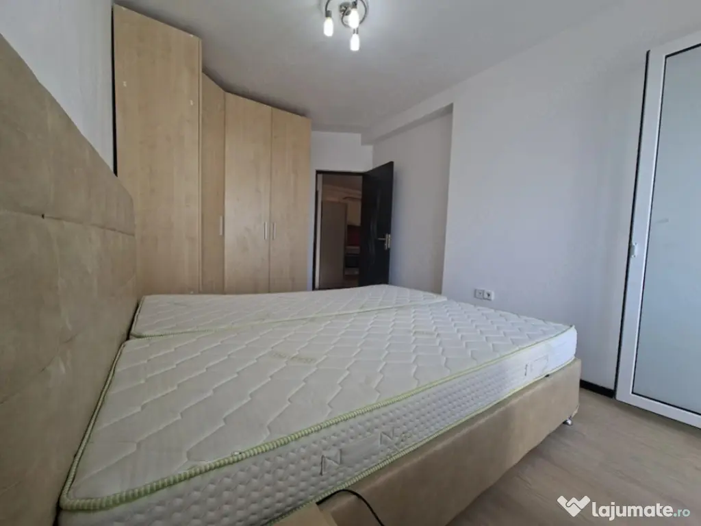 Apartament 2 camere, decomandat - zona Tractorul