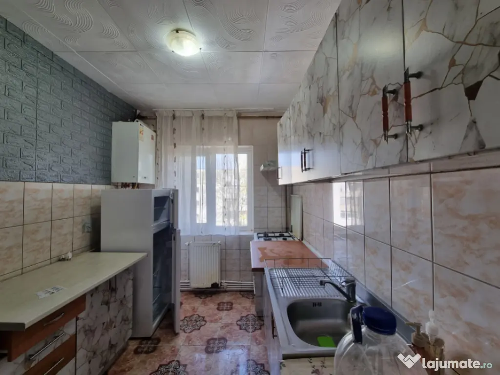 Central/Petru Rareș/2 camere decomandate/spațios/parcare e