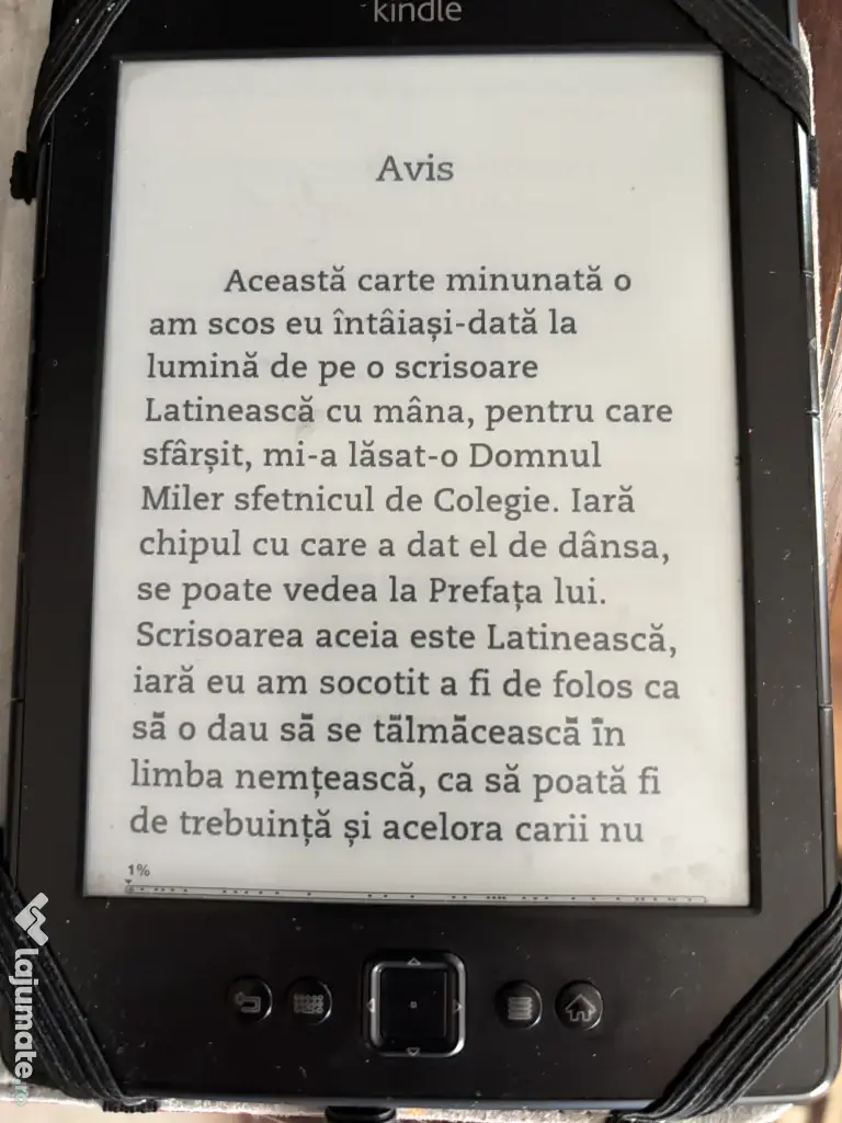 Kindle 4 din 2011, funcțional, are în memorie 277 cărți de literatură