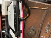 Kindle 4 din 2011, funcțional, are în memorie 277 cărți de literatură