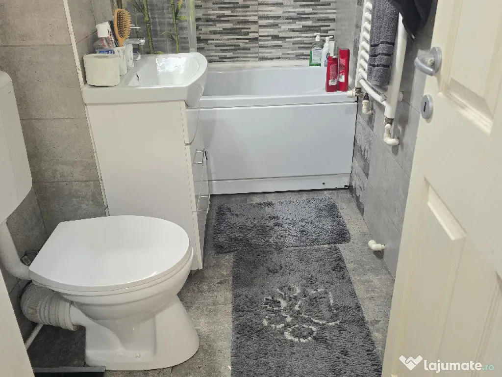 Vand apartament cu 2 camere in Deva, zona Al. Muncii (Piata), mobilat