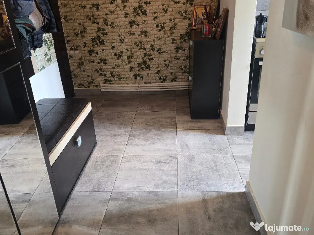 Vand apartament cu 2 camere in Deva, zona Al. Muncii (Piata), mobilat