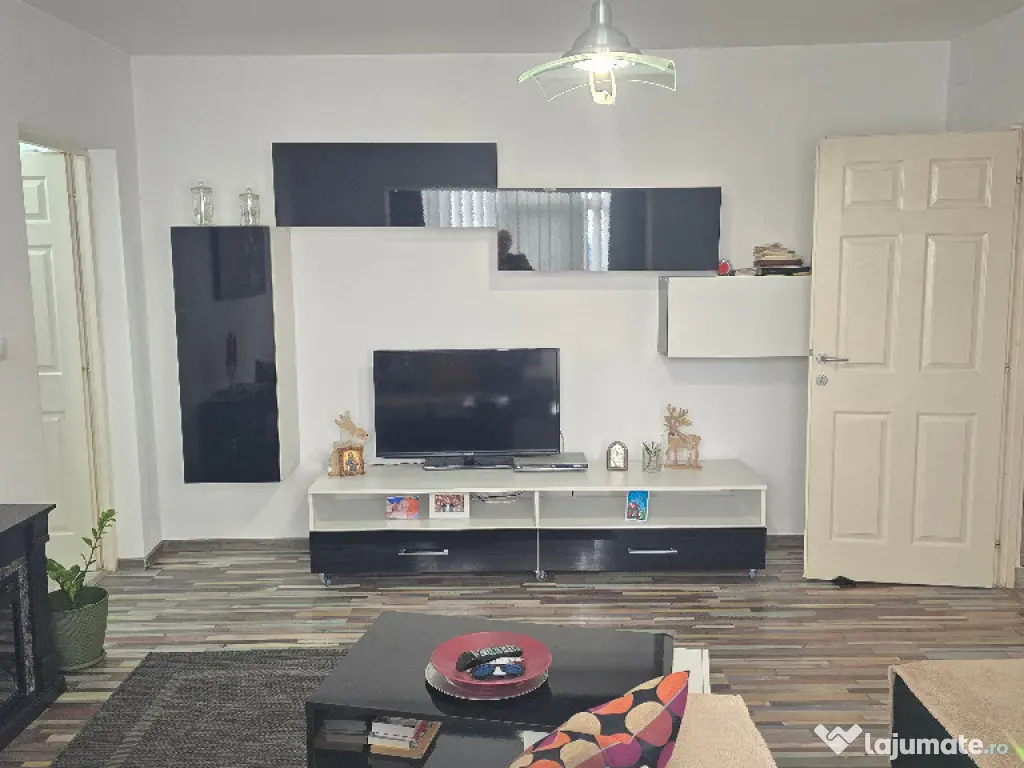 Vand apartament cu 2 camere in Deva, zona Al. Muncii (Piata), mobilat