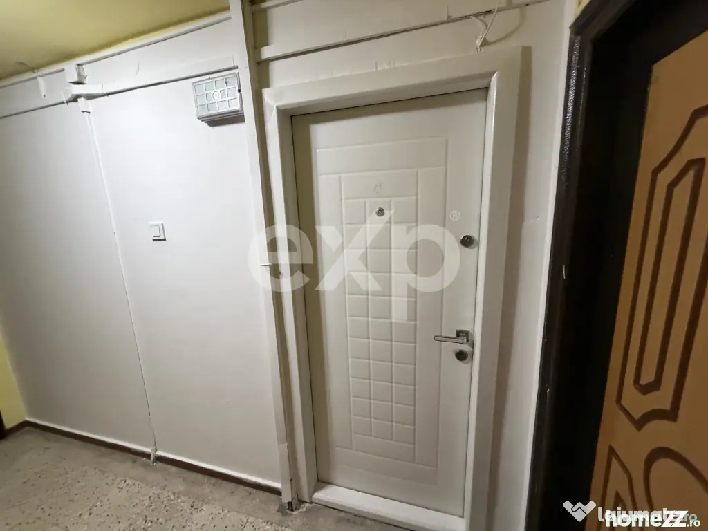 3 camere 68 mp 8 min metrou Titan bloc reabilitat parc 3 min