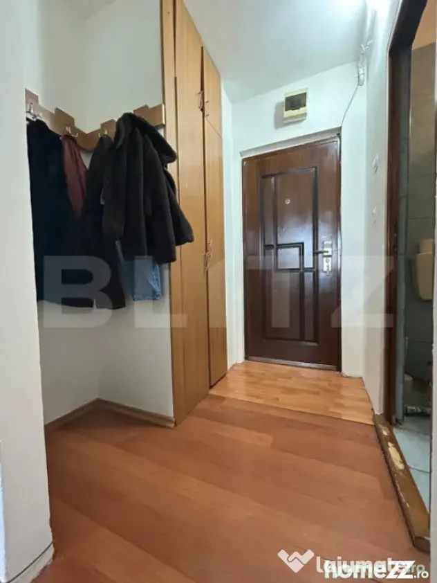 Garsonieră cochetă, complet mobilată, cu centrală propri