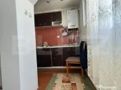 Garsonieră cochetă, complet mobilată, cu centrală propri 