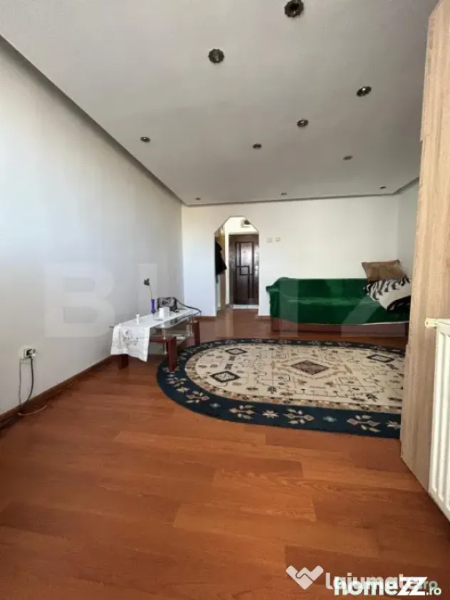 Garsonieră cochetă, complet mobilată, cu centrală propri