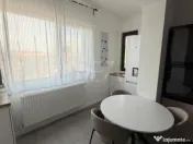 Apartament 2 camere, Regie 