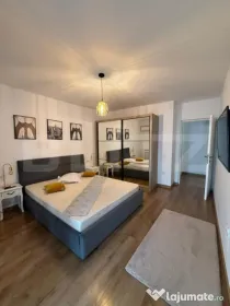 Apartament 2 camere, decomandat, Zona Ultracentrală, Etajul