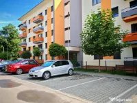 apartament cu trei camere de închiriat 
