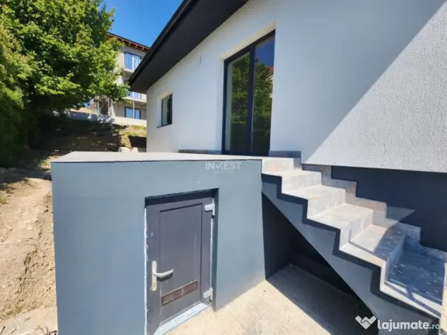 Casă parter, 3 camere, 818 mp teren, zona Valea Adanca