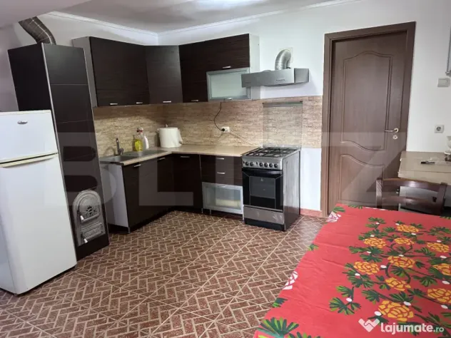 Casa 5 camere, 21 ari teren, zona Darmanesti