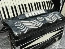 acordeon italian Stradivari.