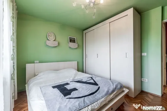 REZERVAT!! Apartament 3 camere Micalaca 300. Vedere superbă