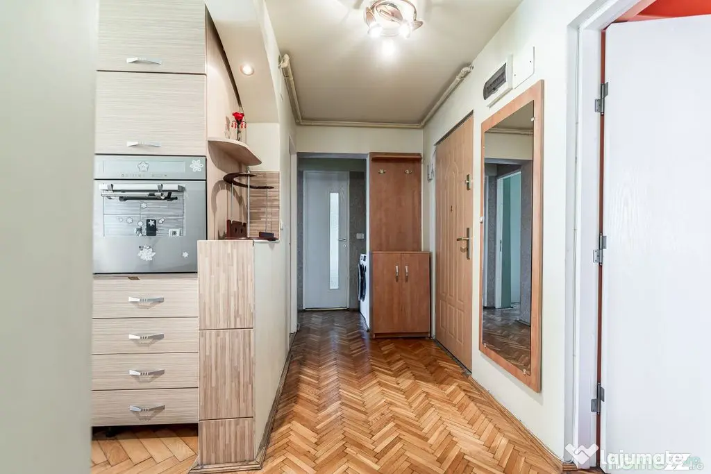 REZERVAT!! Apartament 3 camere Micalaca 300. Vedere superbă