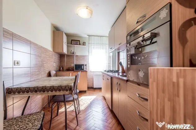 REZERVAT!! Apartament 3 camere Micalaca 300. Vedere superbă