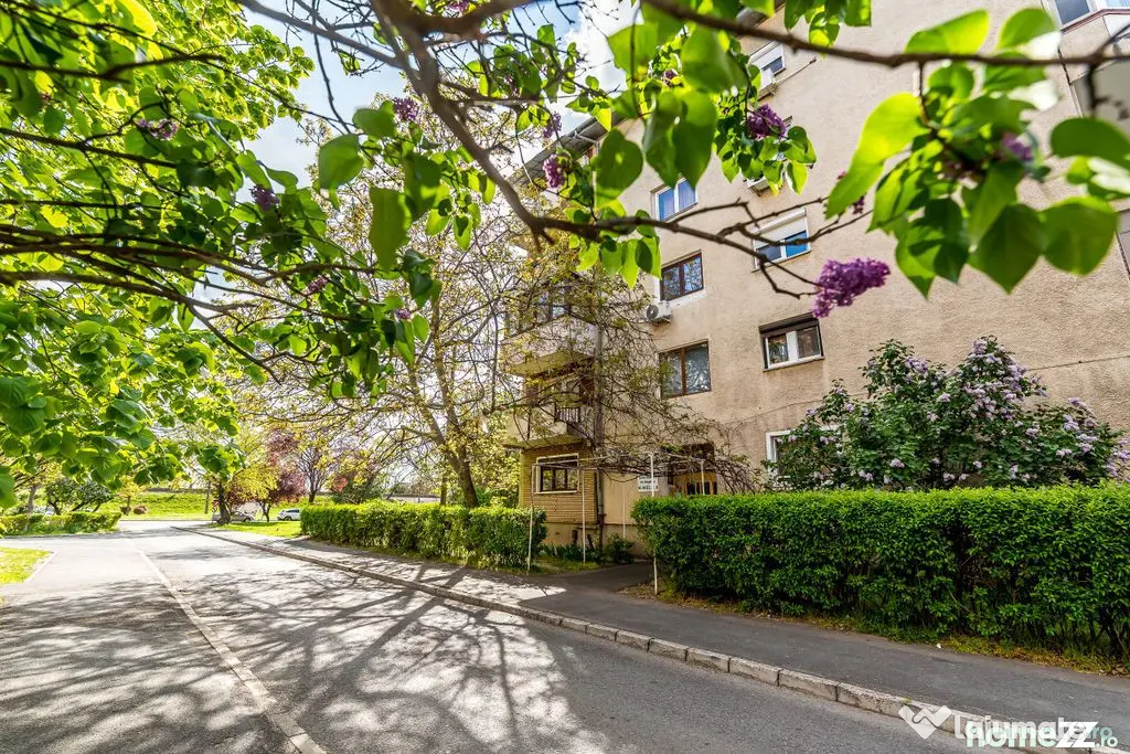 REZERVAT!! Apartament 3 camere Micalaca 300. Vedere superbă