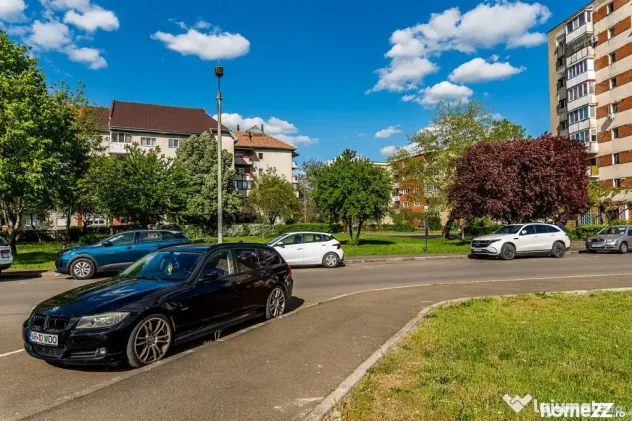 REZERVAT!! Apartament 3 camere Micalaca 300. Vedere superbă