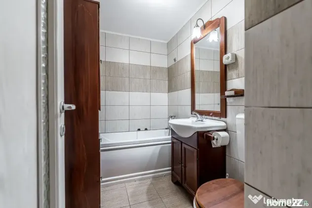 REZERVAT!! Apartament 3 camere Micalaca 300. Vedere superbă