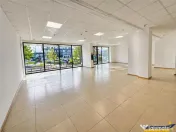 Spatiu comercial luminos, 192 mp, vitrina mare, acces dublu, 