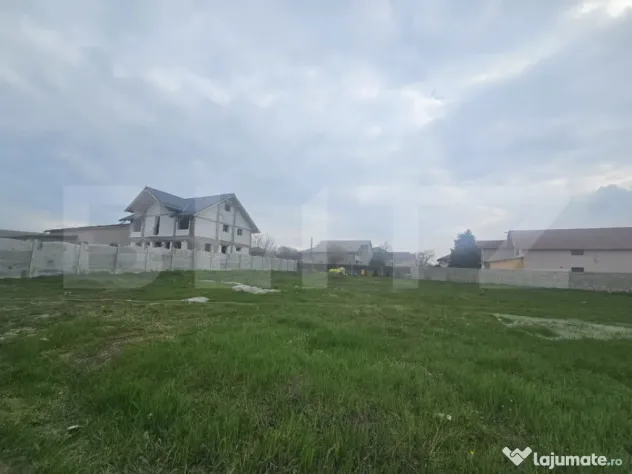 Teren Intravilan cu o suprafata de 700 mp in zona Floresti