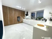 De vanzare vila individuala 8 camere mobilata si utilata Par 