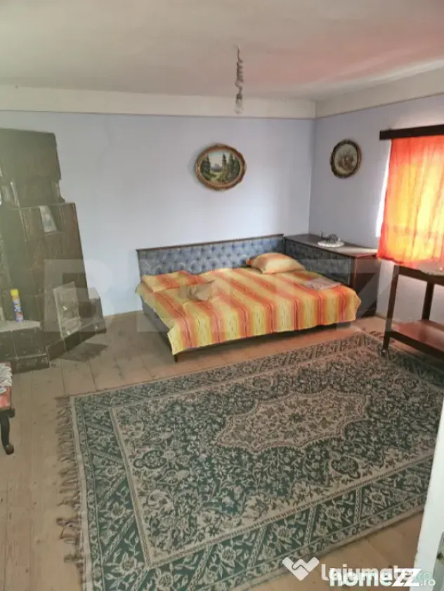 Casa plan parter plus etaj, cu 3 camere, 158 mp si 6300 mp t - Targu Jiu (Gorj)